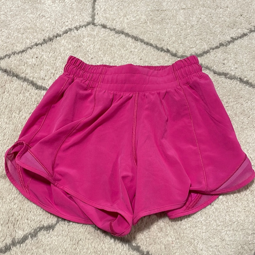 LULULEMON SIZE 2 SONIC PINK SHORTS